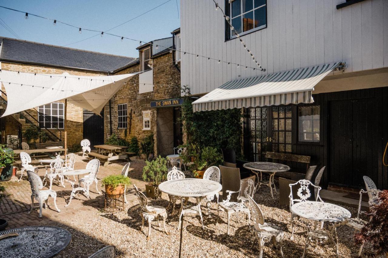 Hotel The Crooked Swan Crewkerne Exteriér fotografie